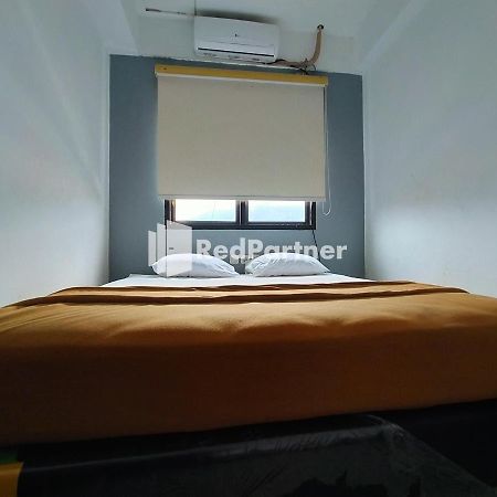 Hotel Ayu Lestari Ternate Redpartner Екстер'єр фото