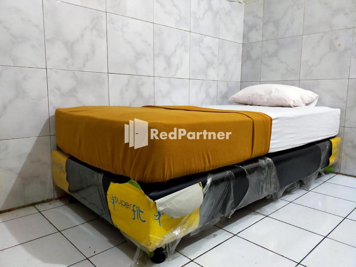 Hotel Ayu Lestari Ternate Redpartner Екстер'єр фото