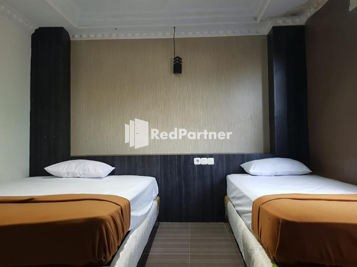 Hotel Ayu Lestari Ternate Redpartner Екстер'єр фото