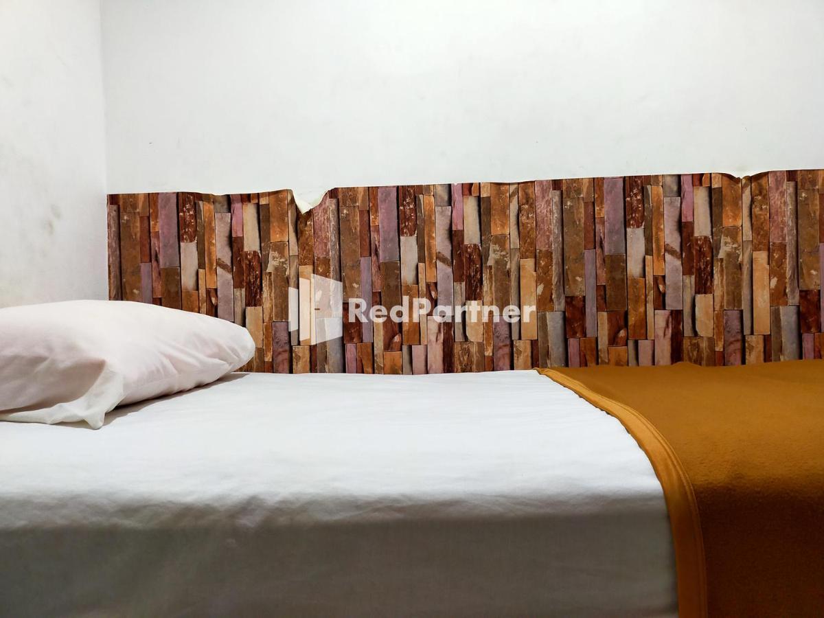 Hotel Ayu Lestari Ternate Redpartner Екстер'єр фото