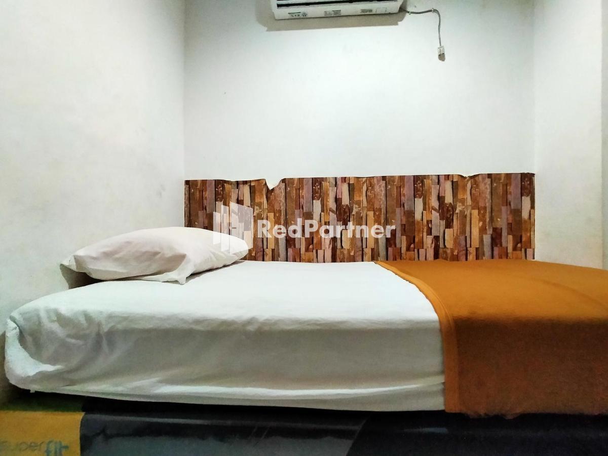 Hotel Ayu Lestari Ternate Redpartner Екстер'єр фото