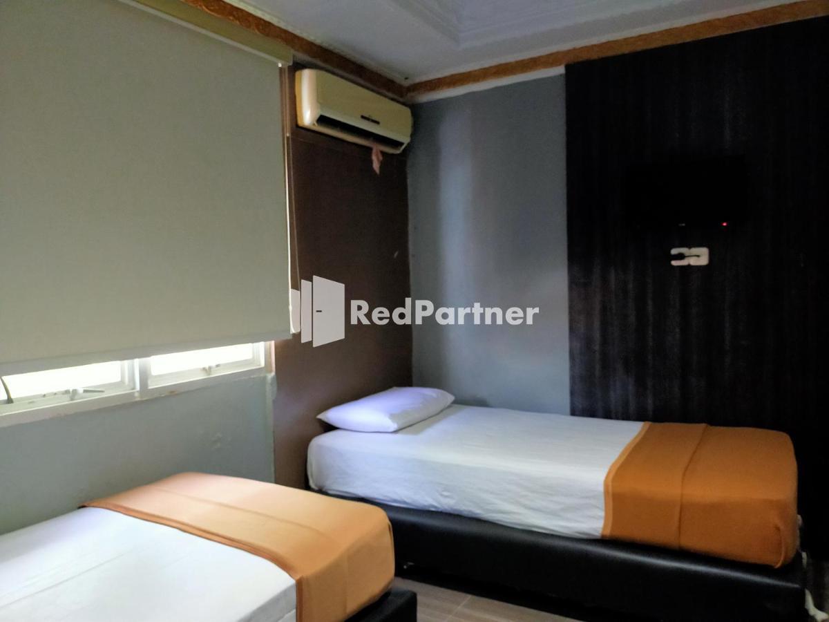 Hotel Ayu Lestari Ternate Redpartner Екстер'єр фото