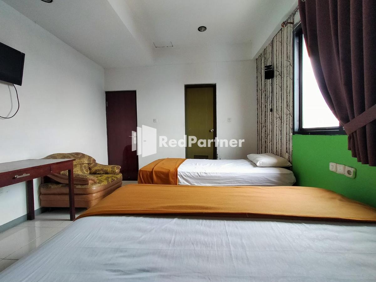 Hotel Ayu Lestari Ternate Redpartner Екстер'єр фото