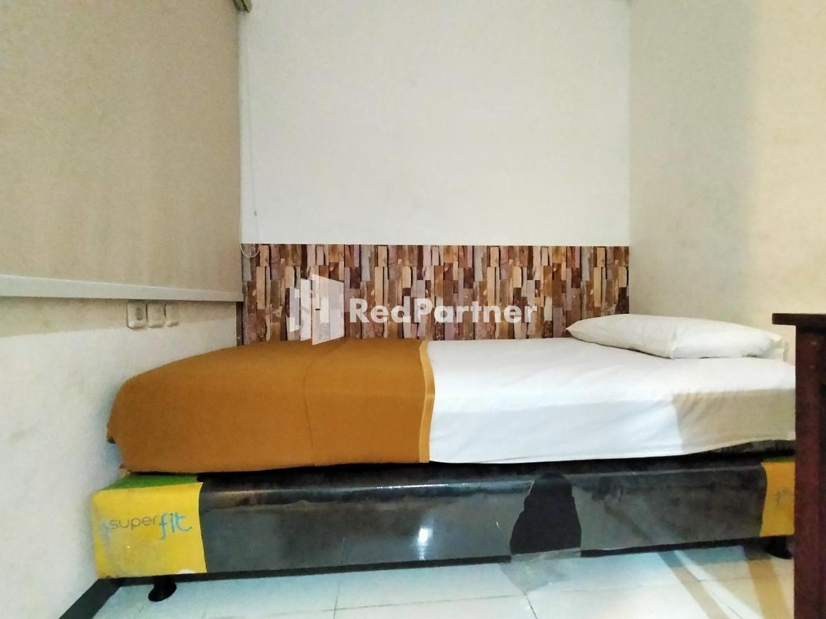 Hotel Ayu Lestari Ternate Redpartner Екстер'єр фото