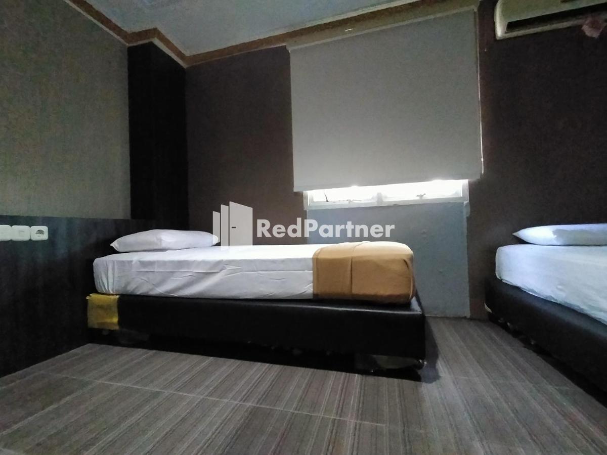 Hotel Ayu Lestari Ternate Redpartner Екстер'єр фото