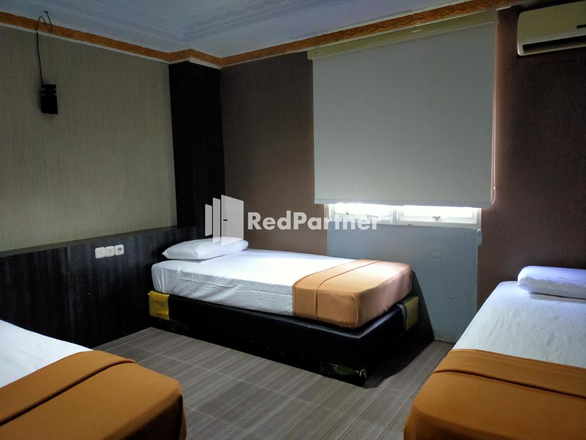 Hotel Ayu Lestari Ternate Redpartner Екстер'єр фото