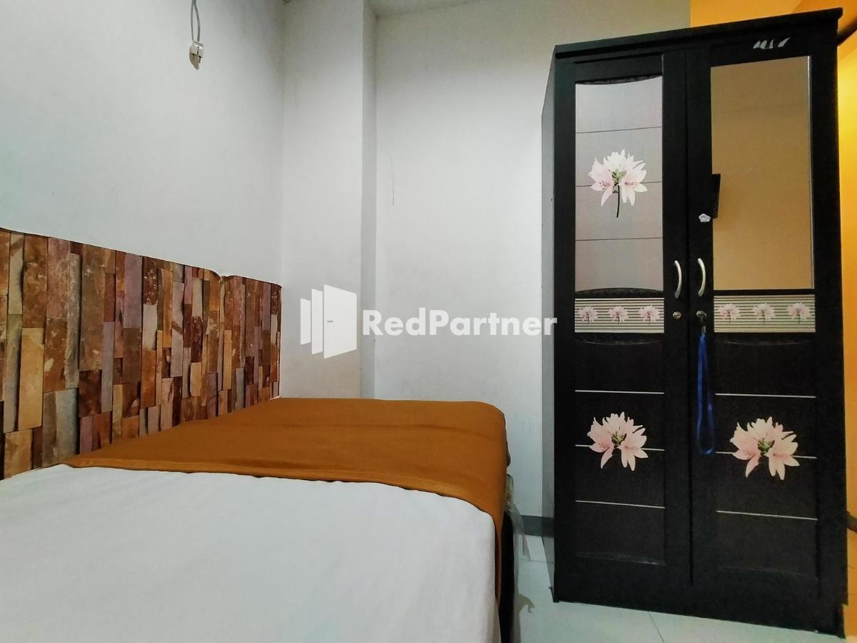 Hotel Ayu Lestari Ternate Redpartner Екстер'єр фото