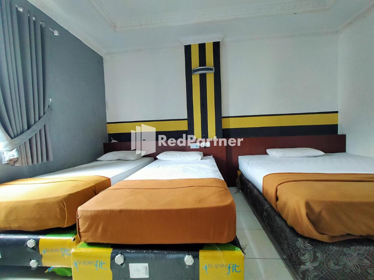 Hotel Ayu Lestari Ternate Redpartner Екстер'єр фото